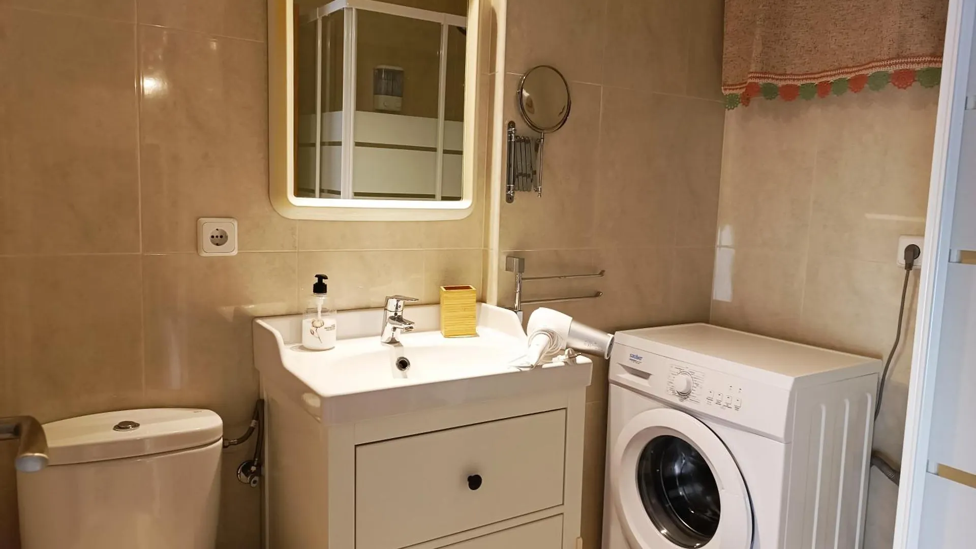 Apartmán Aga - Apartamento Benalmadena Terraza Con Vistas Al Mar Y Jardin, Piscina, Wifi, Nuevo, 1 Dormitorio