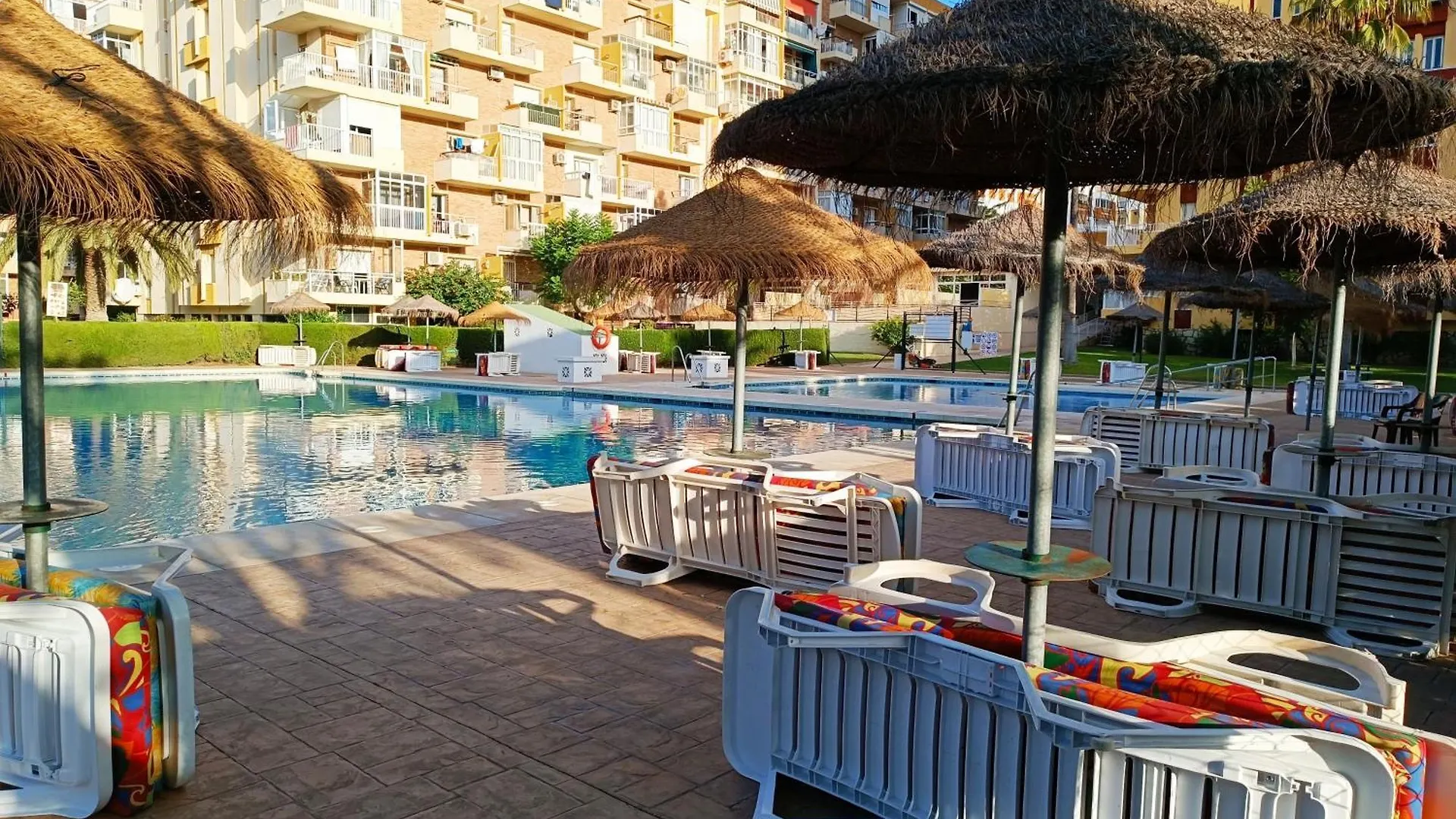 Aga - Apartamento Benalmadena Terraza Con Vistas Al Mar Y Jardin, Piscina, Wifi, Nuevo, 1 Dormitorio 0*,